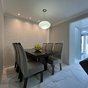 Apartamento Dno001 - Apto 1º Andar, Sacada Ampla Com Churrasqueira à Carvão, Quadra Do Mar, Centro, Garagem E Kit, Balneário Camboriú